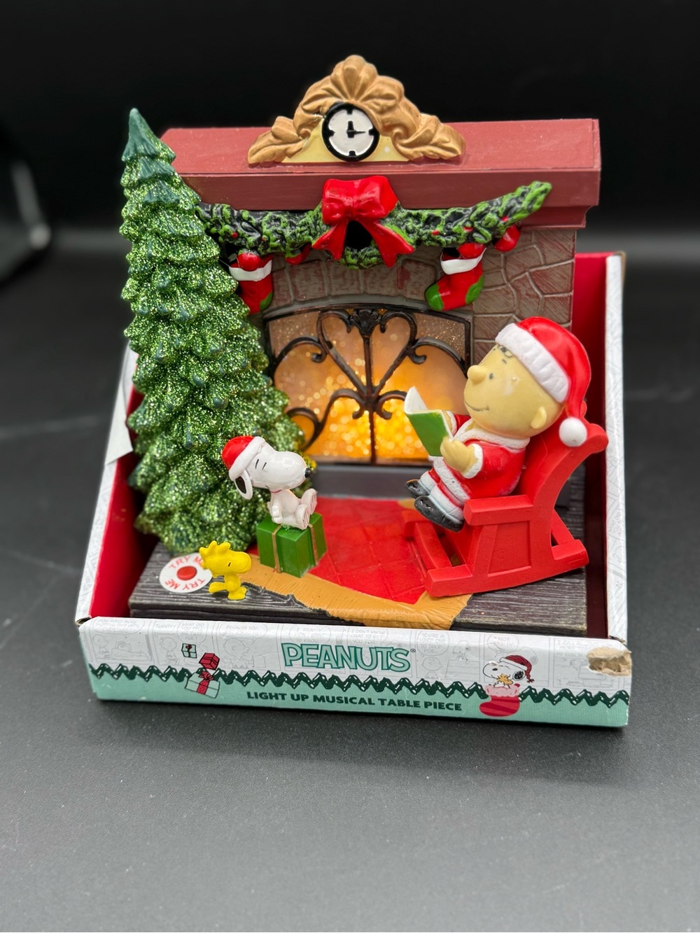 Peanuts Holiday Fireplace Scene Figurine — Red, Green, Yellow